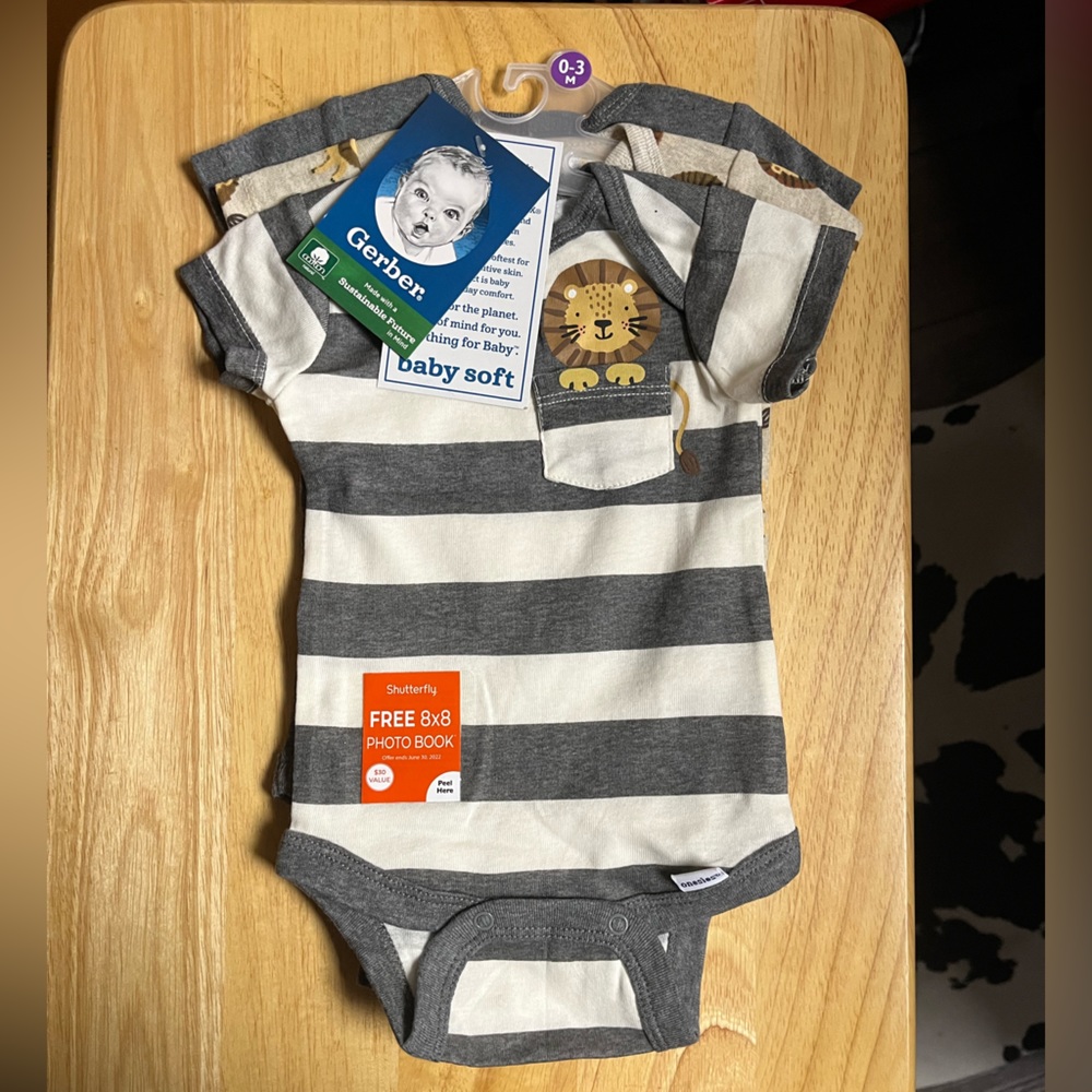 NWT Gerber 0-3M Lion Onesie 3Pk